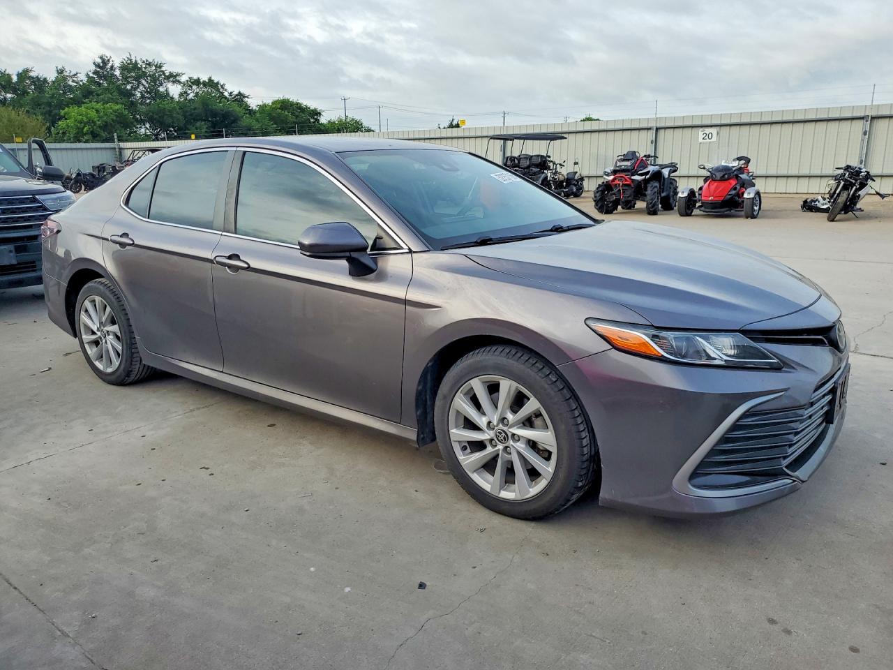 2021 TOYOTA CAMRY LE — снимка 4