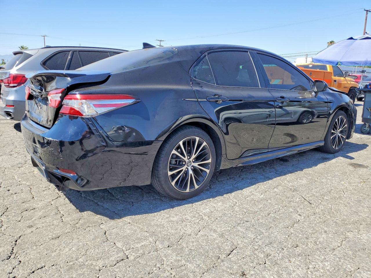 2019 TOYOTA CAMRY HYBRID SE — снимка 3