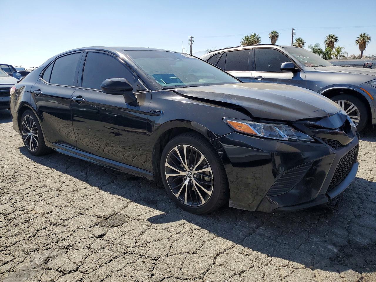 2019 TOYOTA CAMRY HYBRID SE — снимка 4