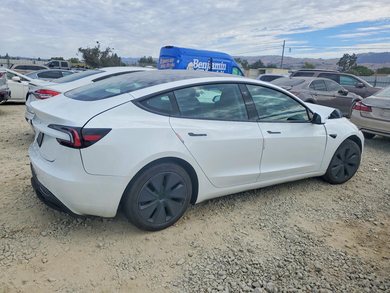 2025 TESLA MODEL 3 — снимка 3
