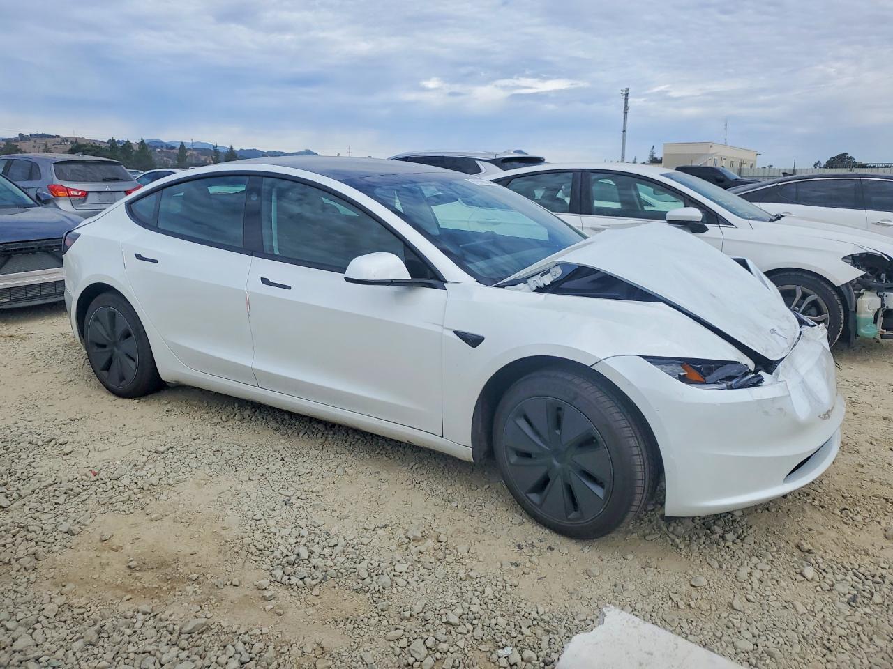 2025 TESLA MODEL 3 — снимка 4