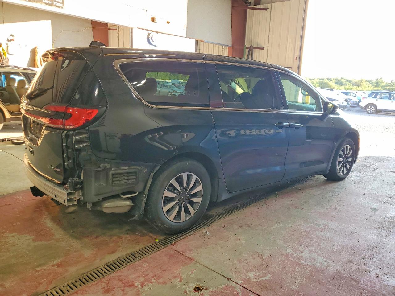 2022 CHRYSLER PACIFICA HYBRID TOURING L — снимка 3