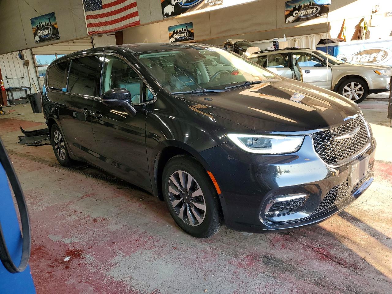 2022 CHRYSLER PACIFICA HYBRID TOURING L — снимка 4