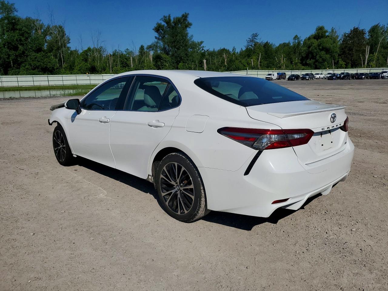 2018 TOYOTA CAMRY SE — снимка 2