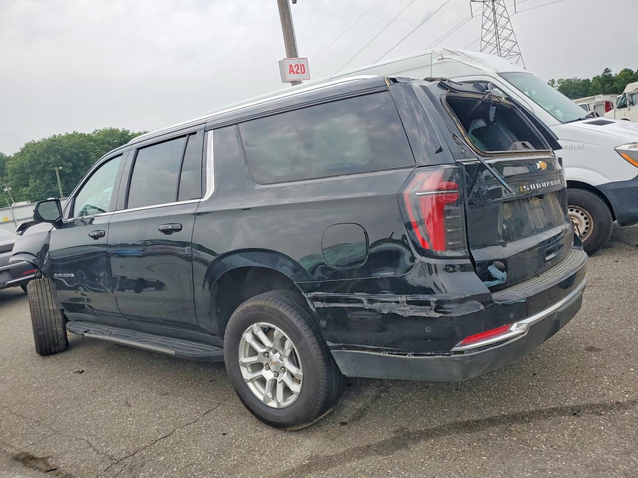 2026 CHEVROLET SUBURBAN K1500 LT — снимка 2