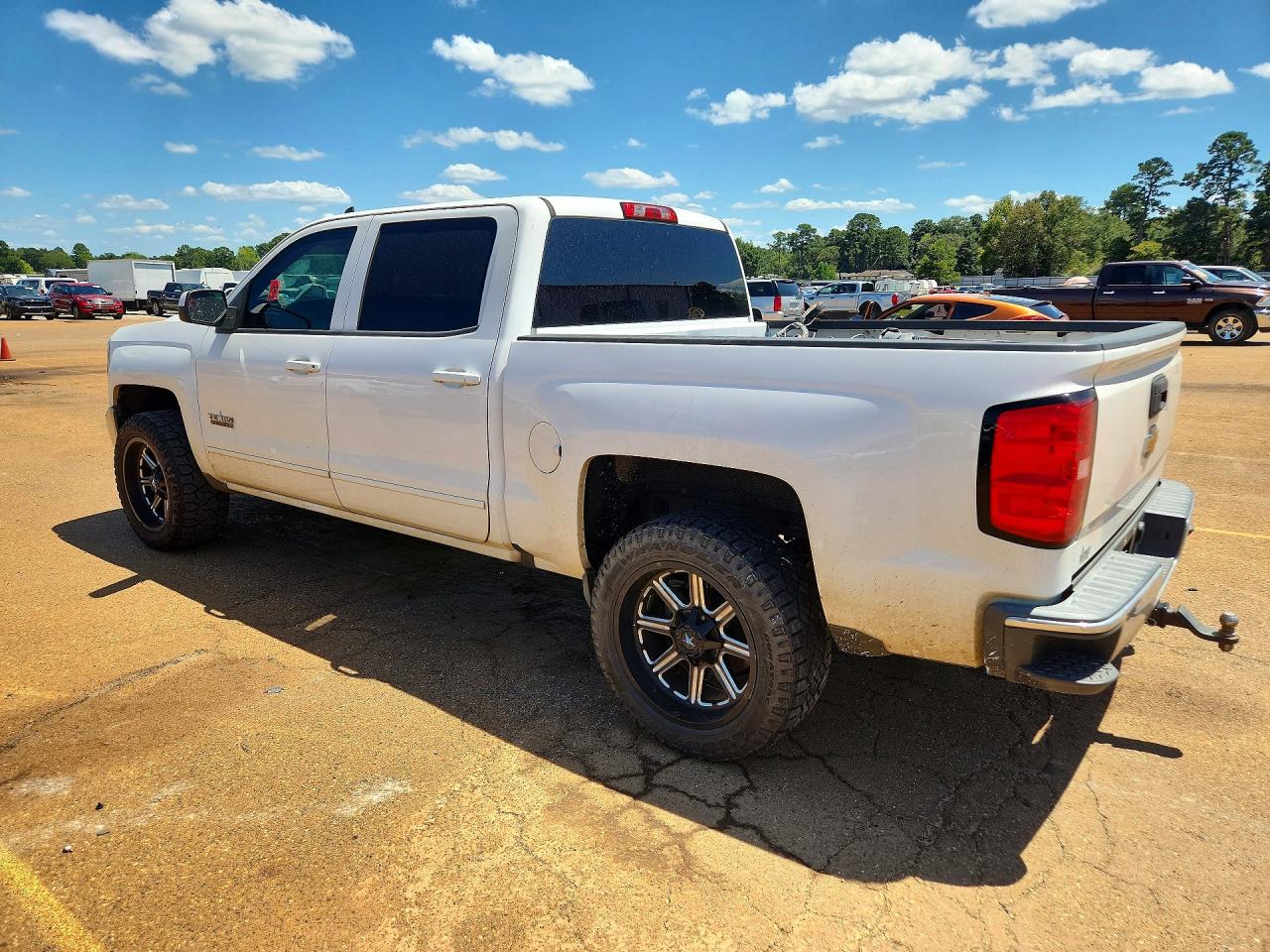 2017 CHEVROLET SILVERADO C1500 LT — снимка 2