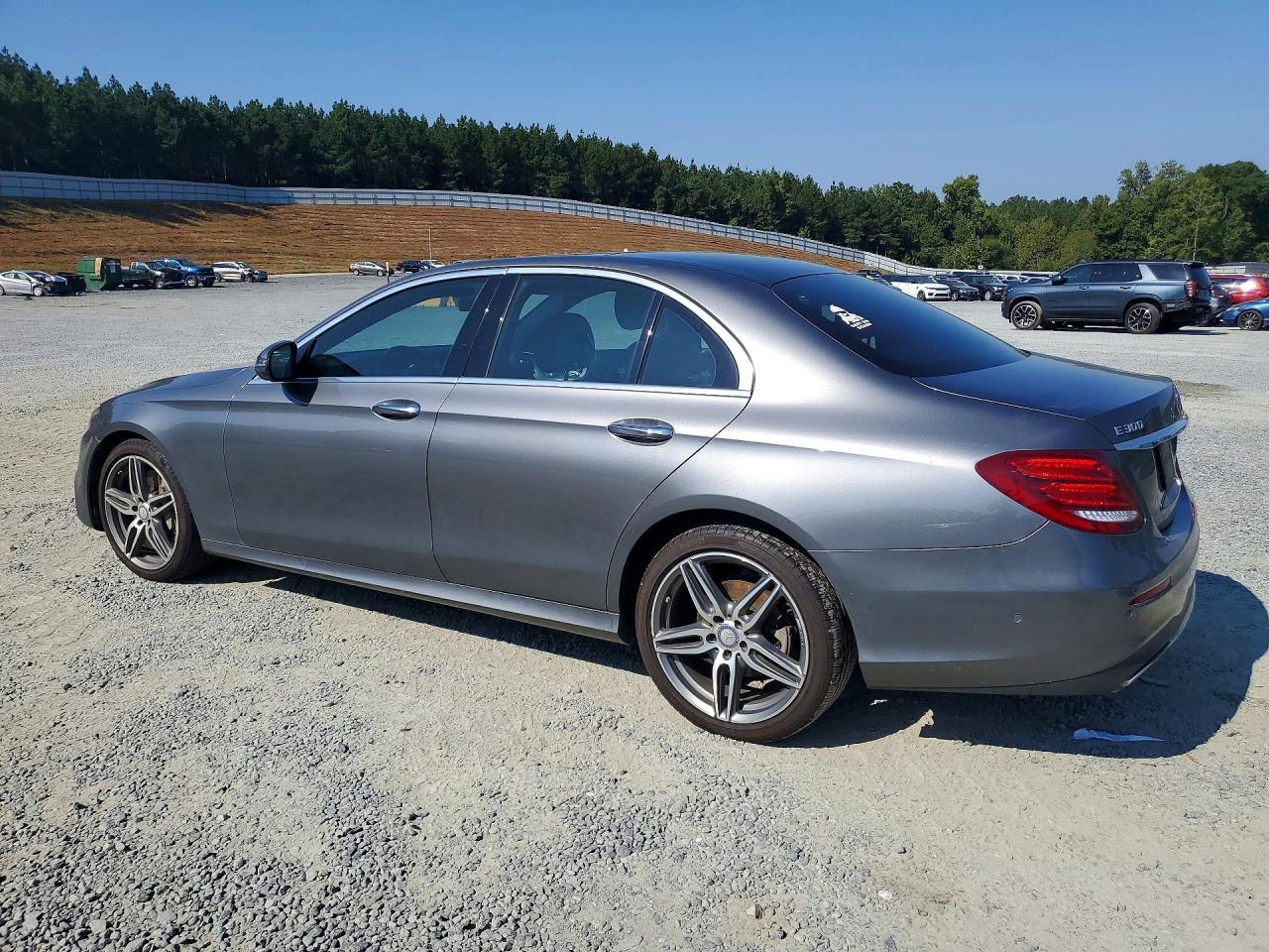 2017 MERCEDES-BENZ E 300 4MATIC — снимка 2