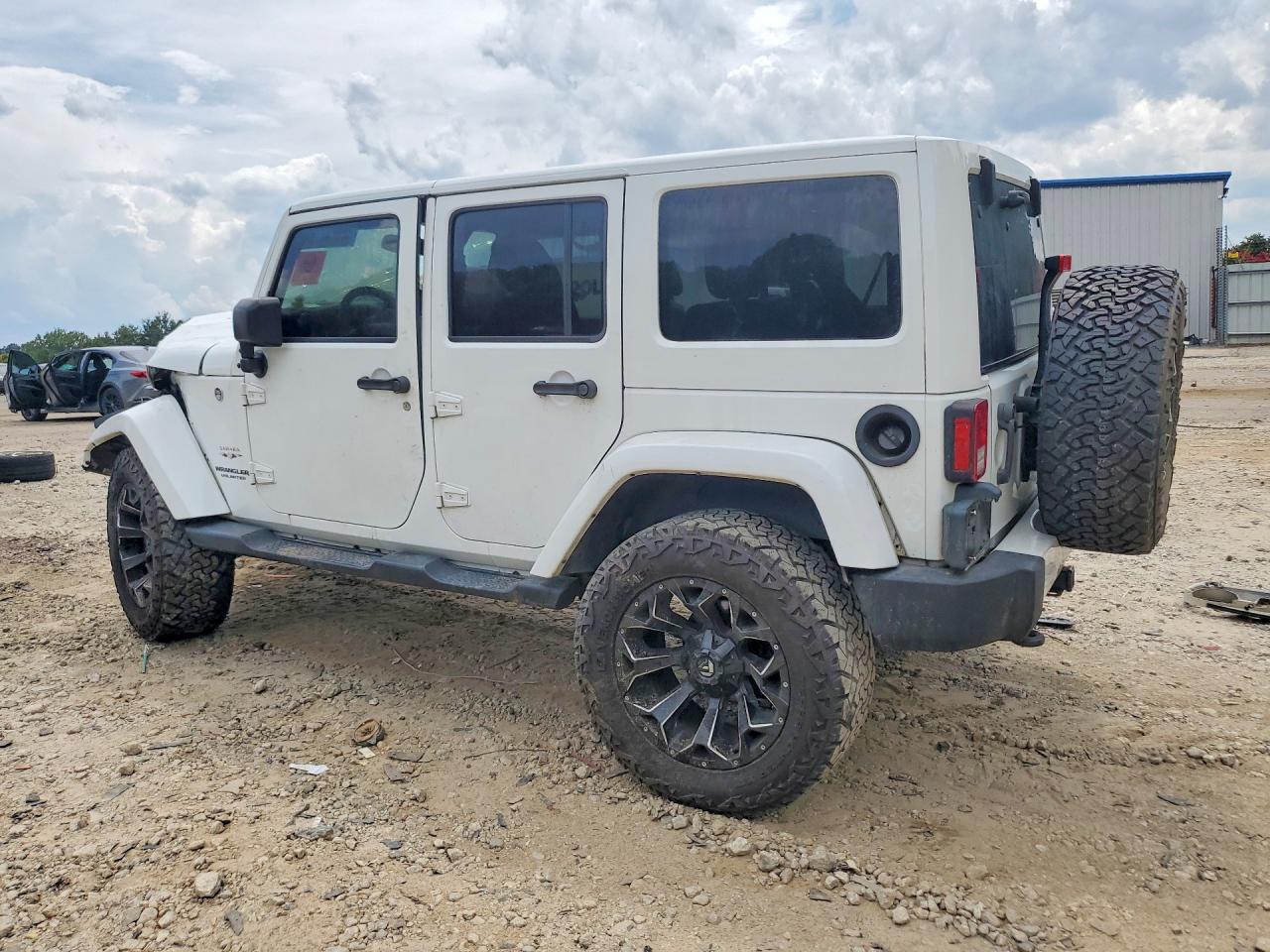 2017 JEEP WRANGLER UNLIMITED SAHARA — снимка 2