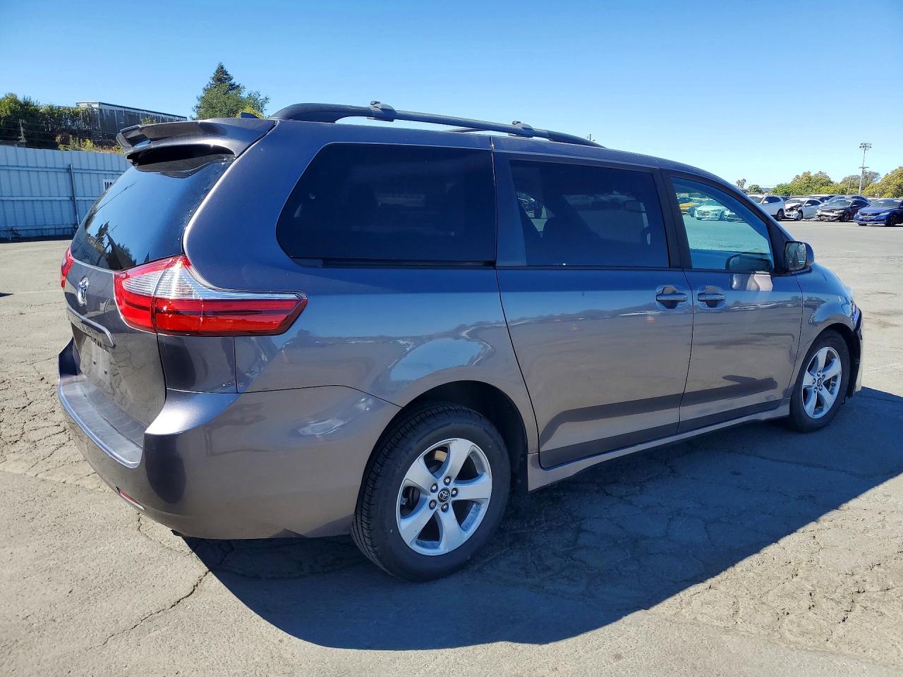 2020 TOYOTA SIENNA LE — снимка 3