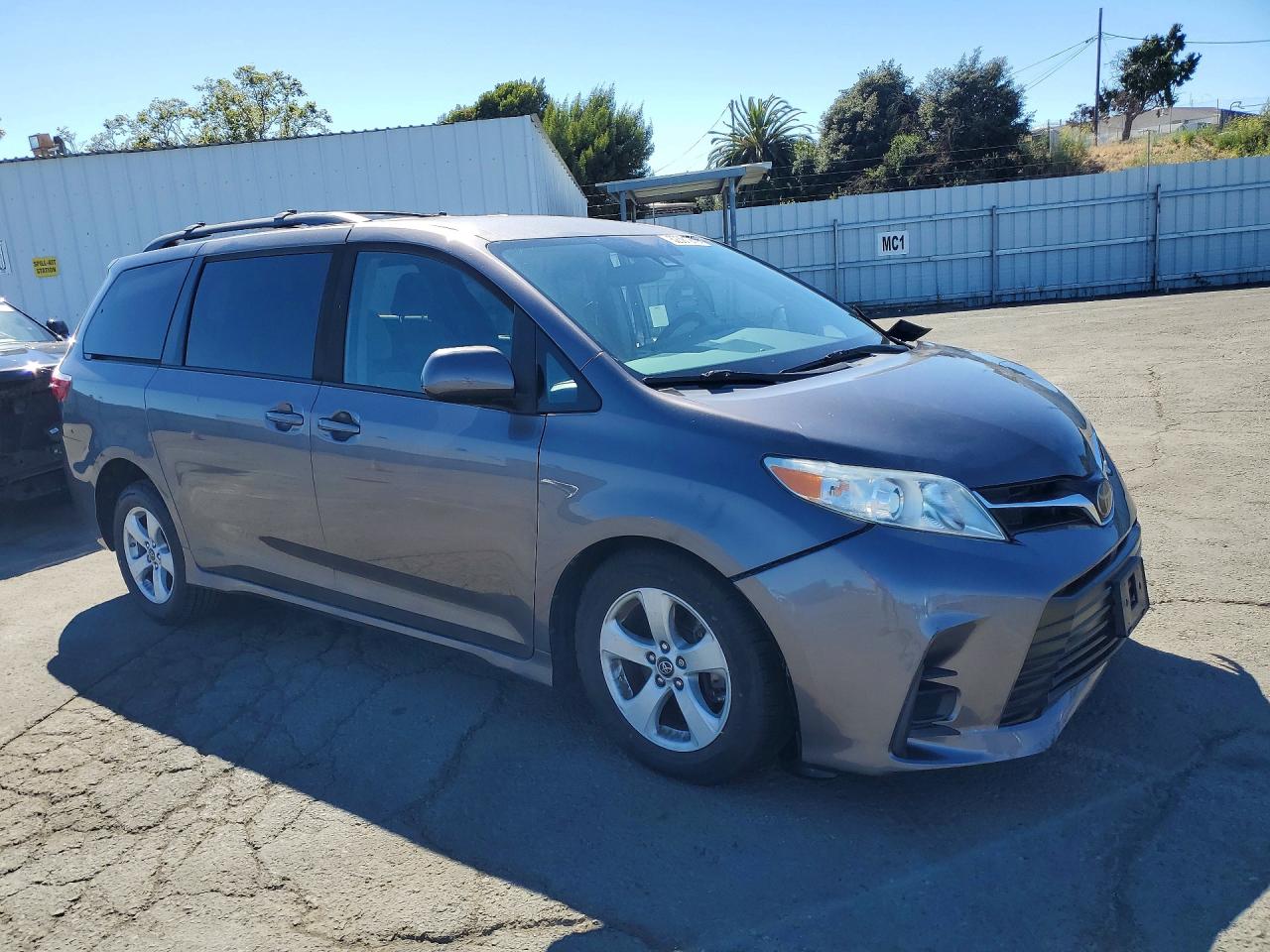 2020 TOYOTA SIENNA LE — снимка 4