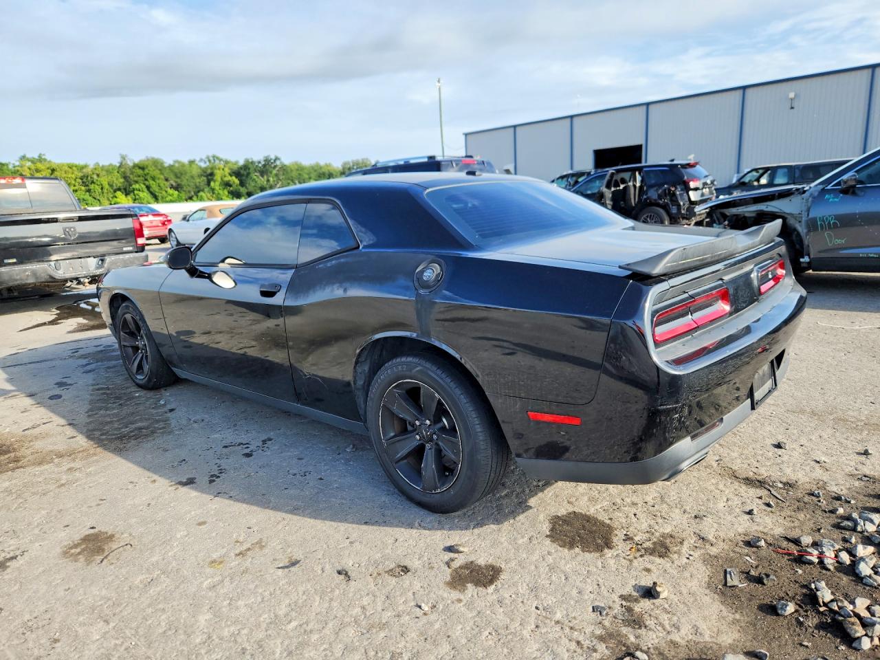 2015 DODGE CHALLENGER SXT — снимка 2