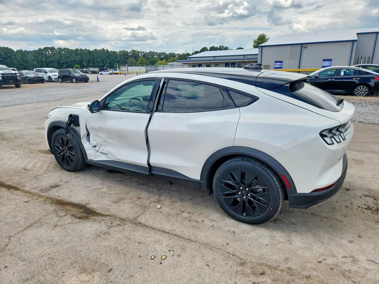 2025 FORD MUSTANG MACH-E SELECT — снимка 2