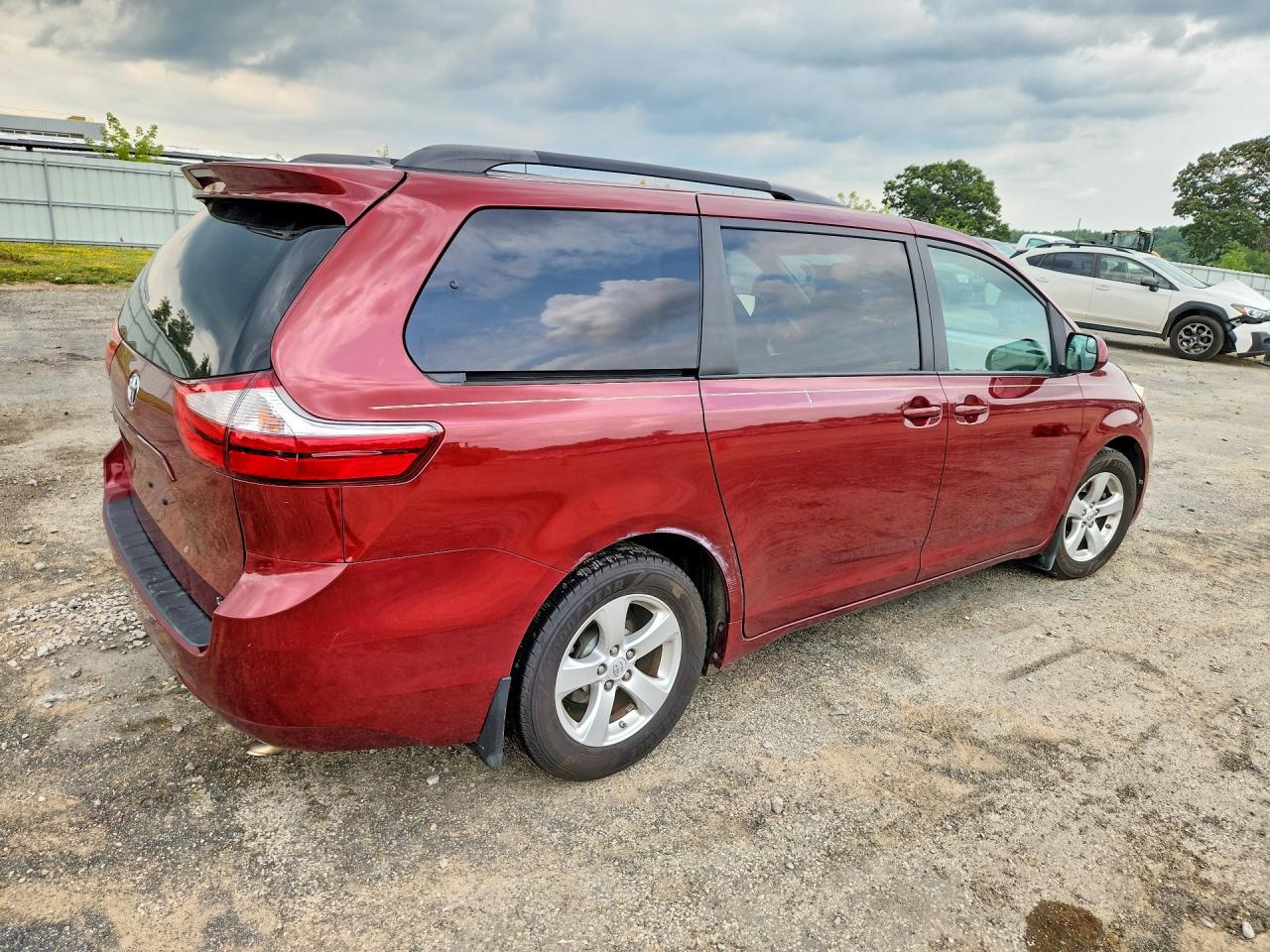 2016 TOYOTA SIENNA LE — снимка 3