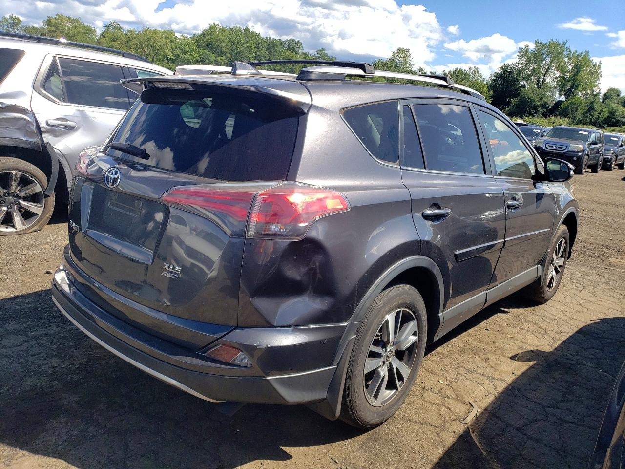 2017 TOYOTA RAV4 XLE — снимка 3