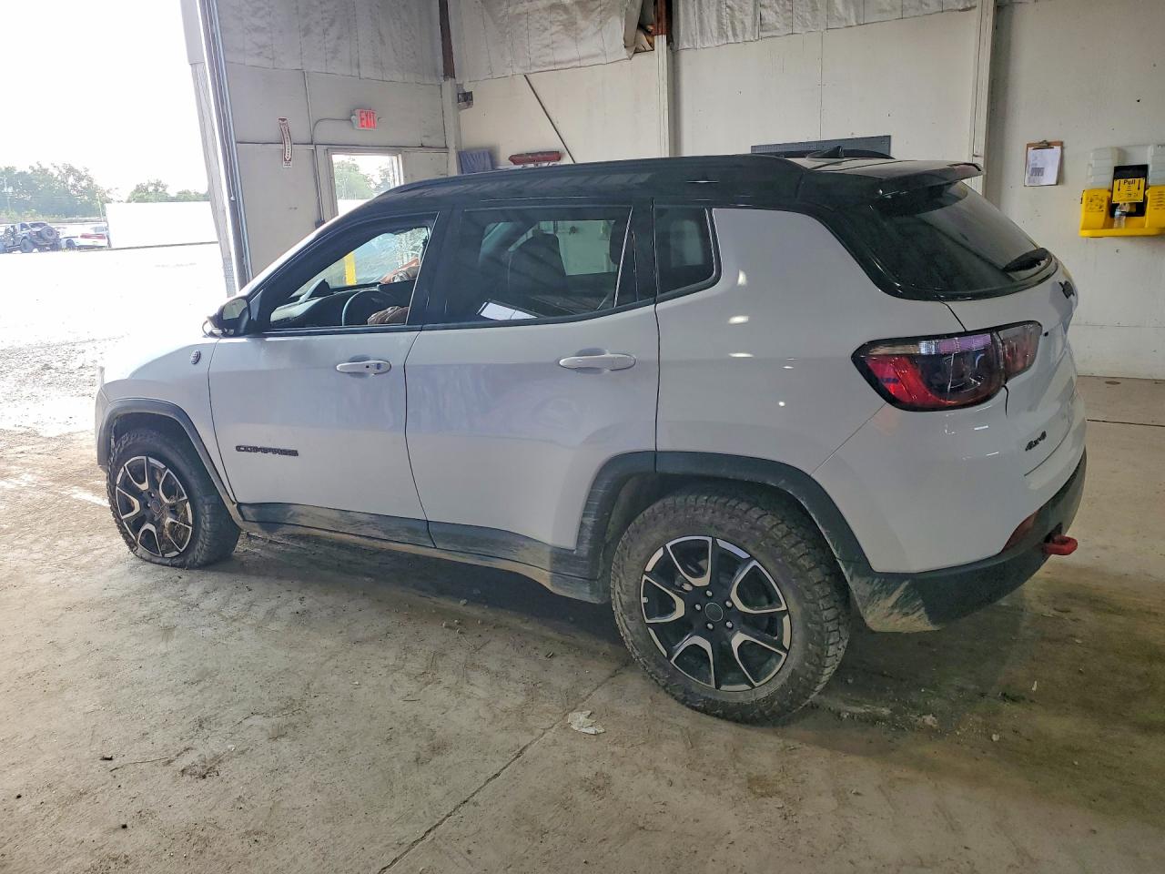 2025 JEEP COMPASS TRAILHAWK — снимка 2