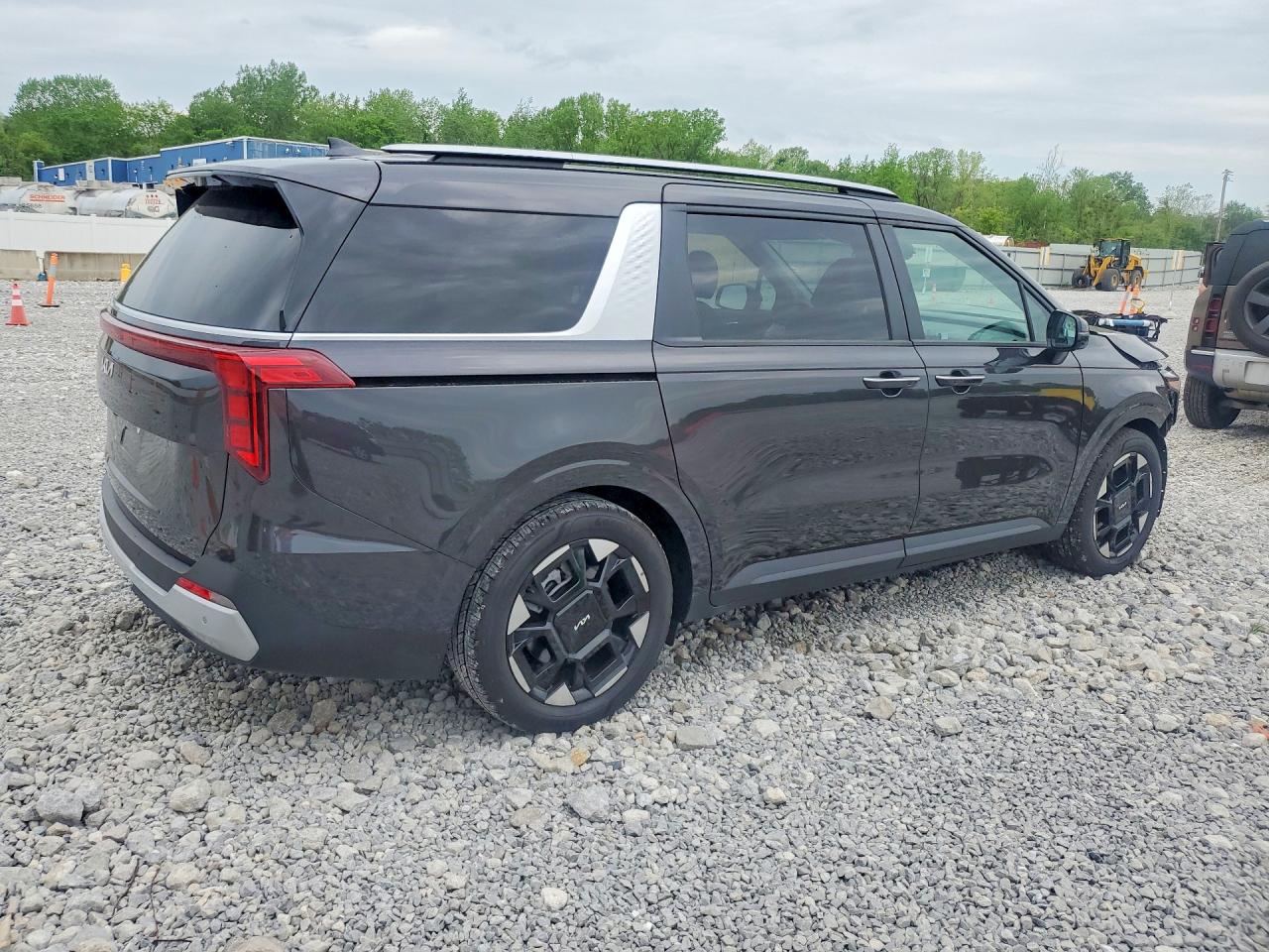 2026 KIA CARNIVAL EX — снимка 3