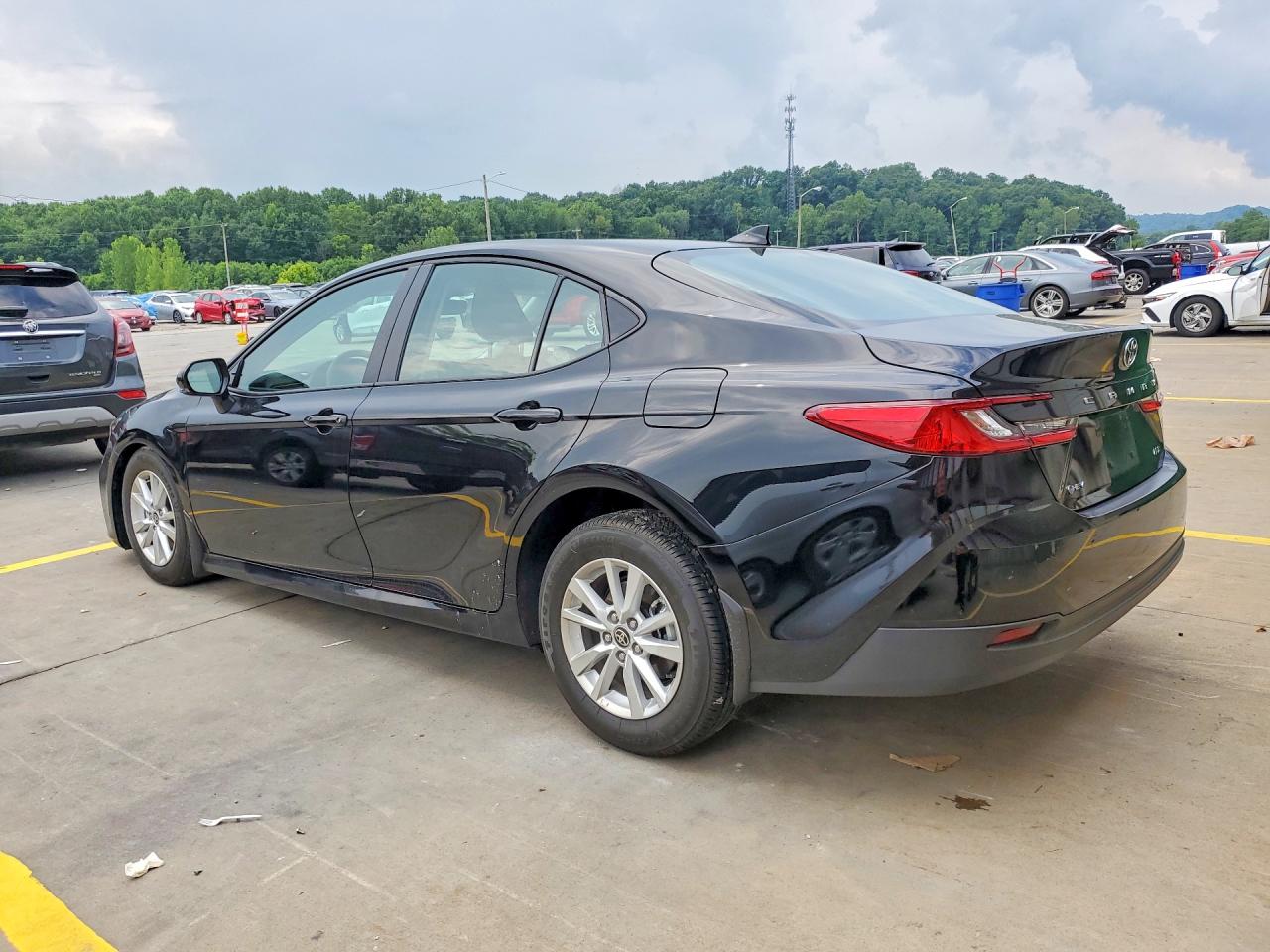 2026 TOYOTA CAMRY LE — снимка 2
