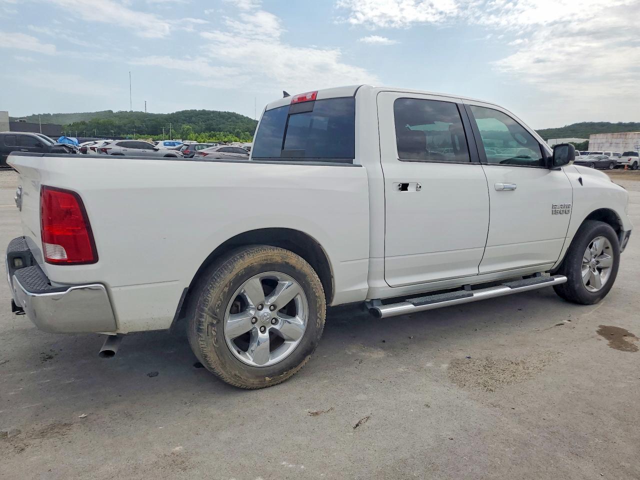 2017 RAM 1500 SLT — снимка 3