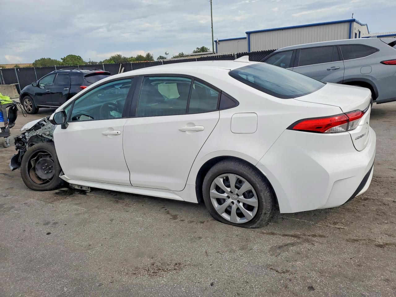 2021 TOYOTA COROLLA LE — снимка 2