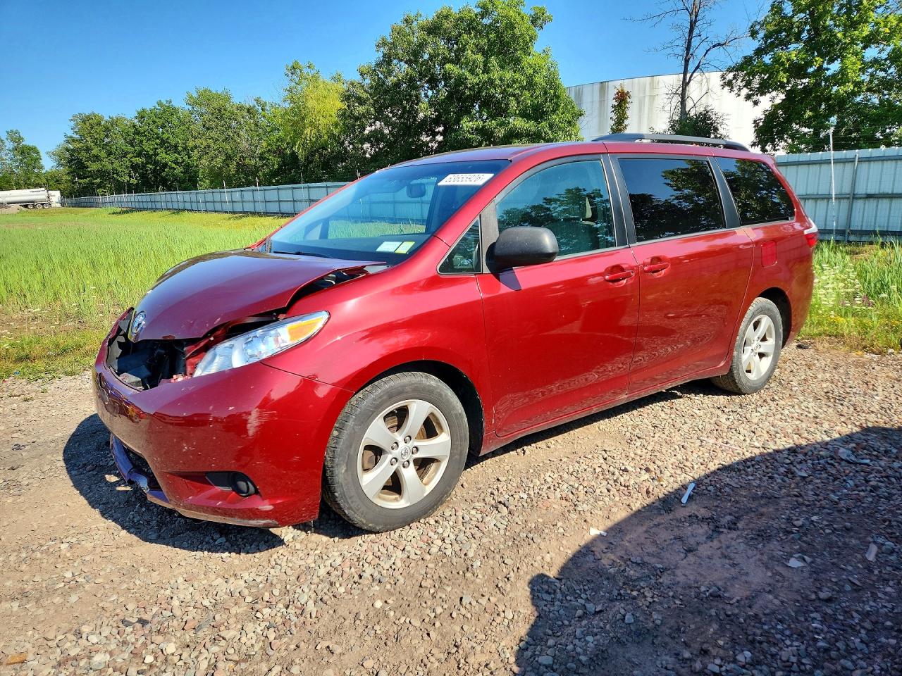 2016 TOYOTA SIENNA LE