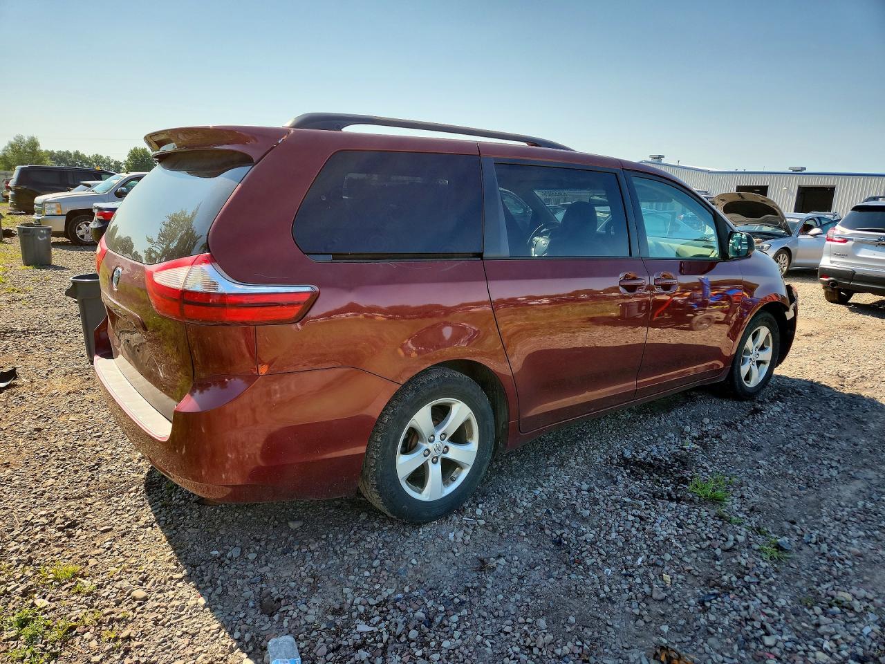 2016 TOYOTA SIENNA LE — снимка 3