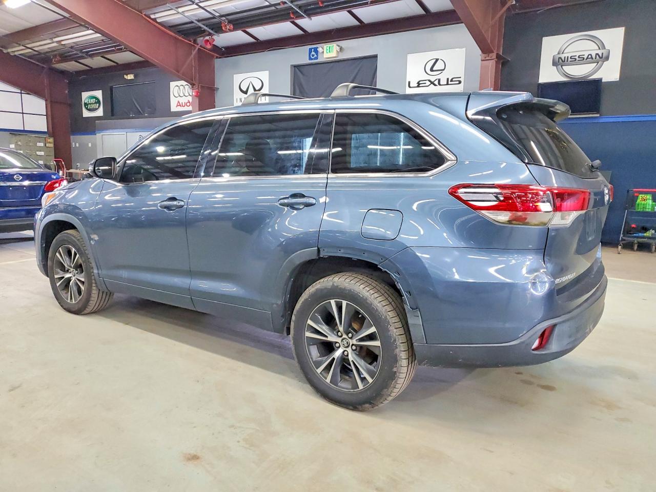 2018 TOYOTA HIGHLANDER LE PLUS — снимка 2
