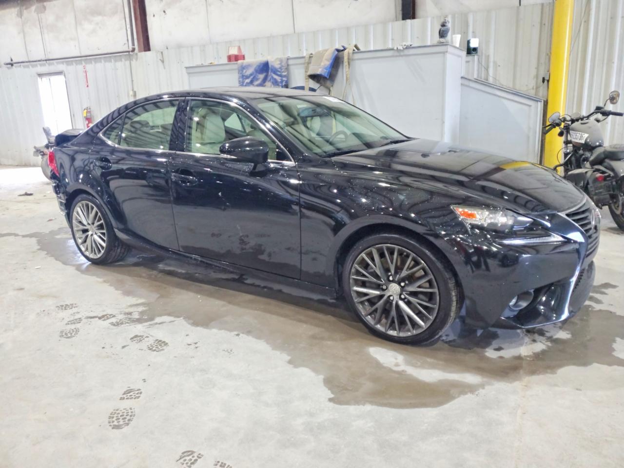 2016 LEXUS IS 300 — снимка 4