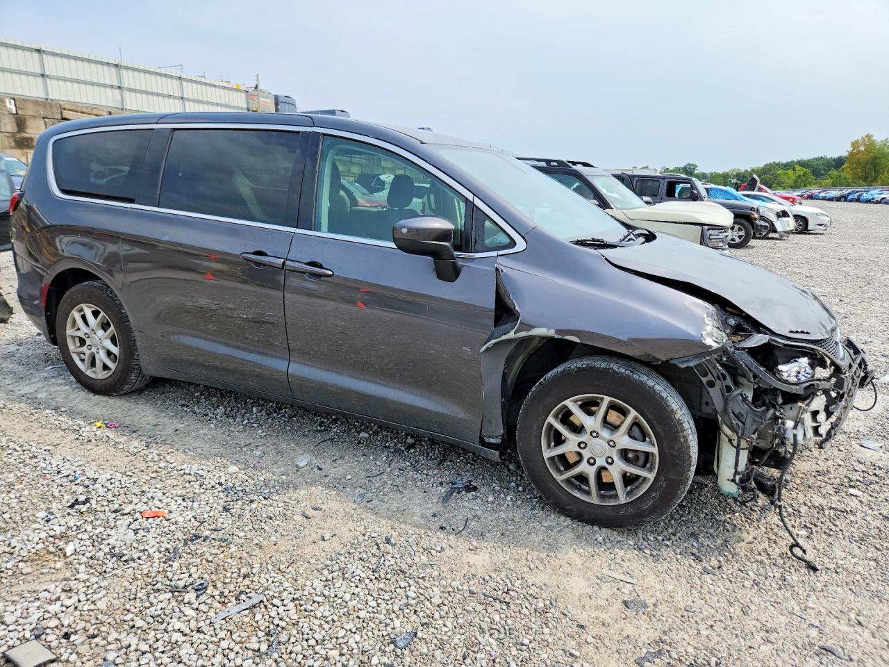 2017 CHRYSLER PACIFICA LX — снимка 4