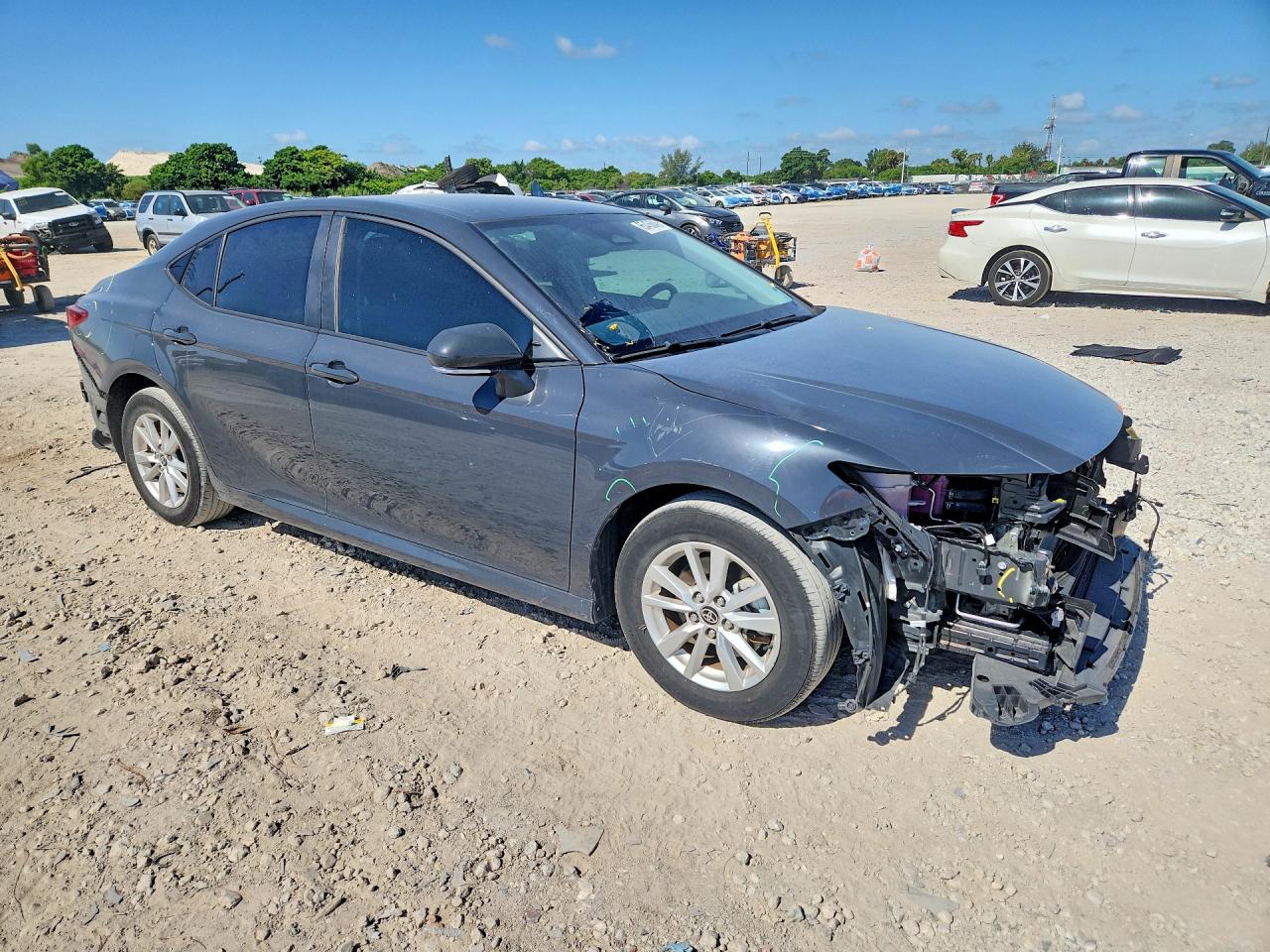 2025 TOYOTA CAMRY LE — снимка 4