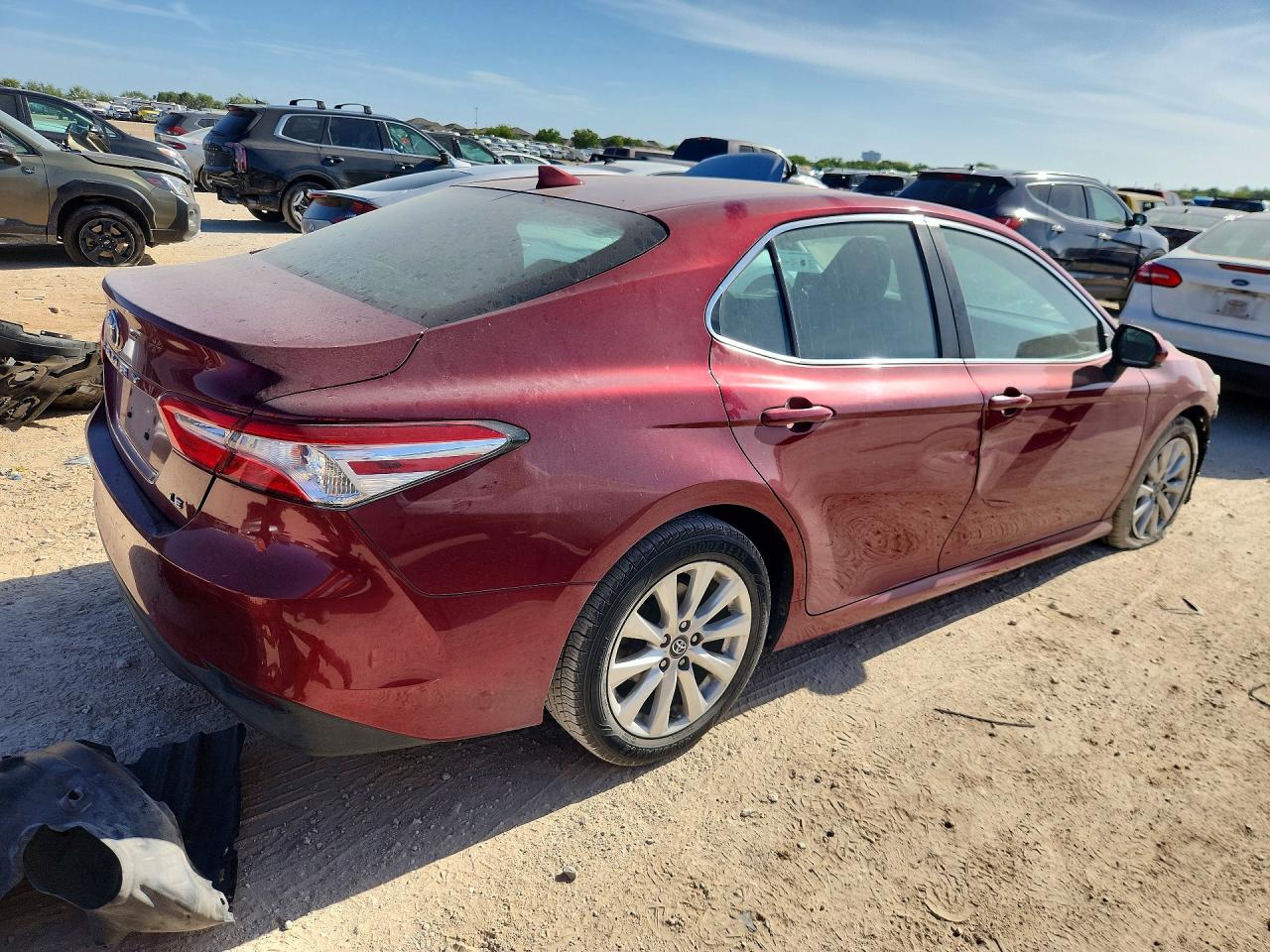2019 TOYOTA CAMRY LE — снимка 3