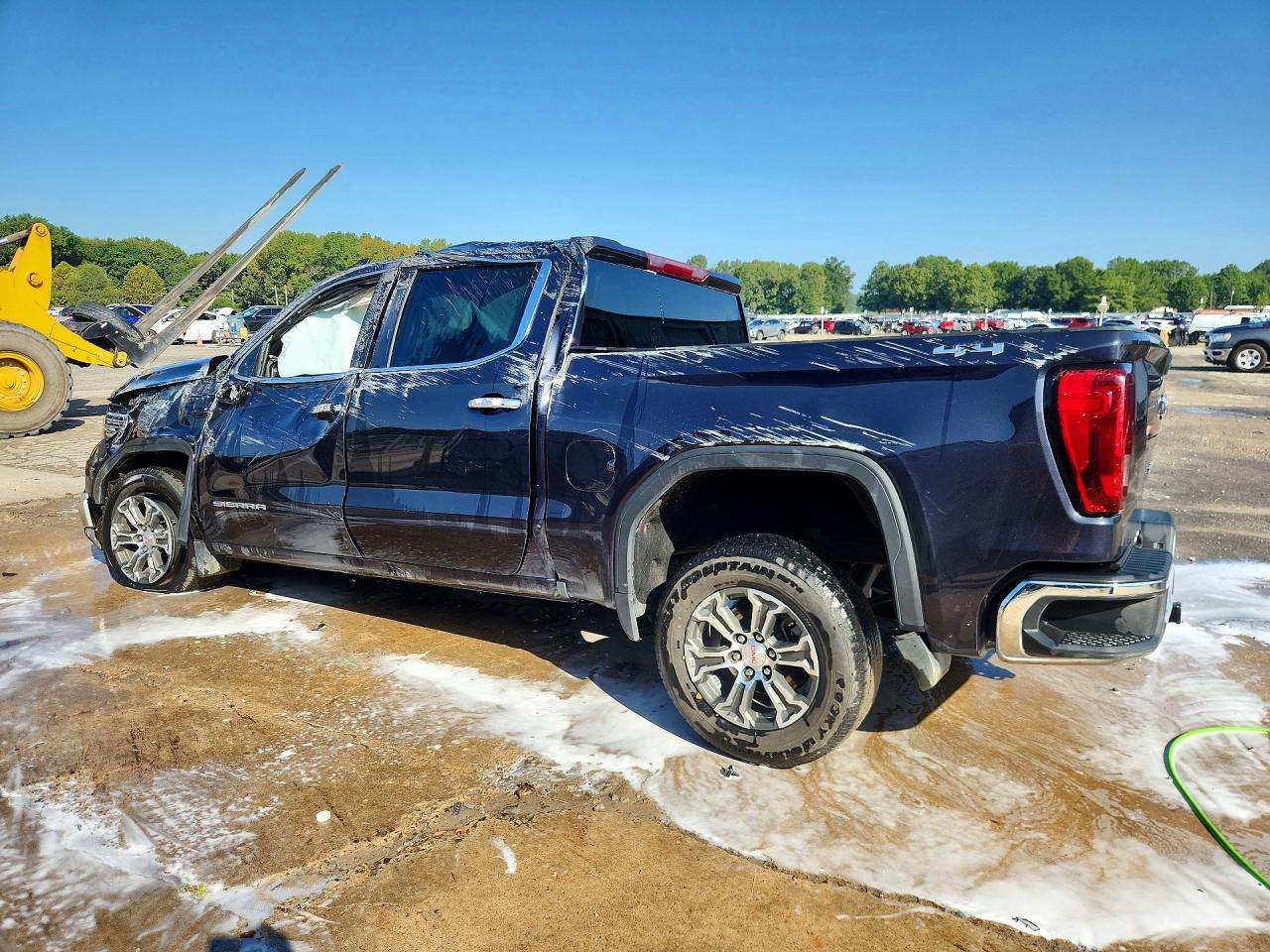 2025 GMC SIERRA K1500 SLT — снимка 2