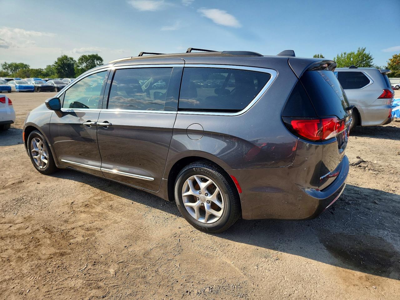 2017 CHRYSLER PACIFICA TOURING L — снимка 2