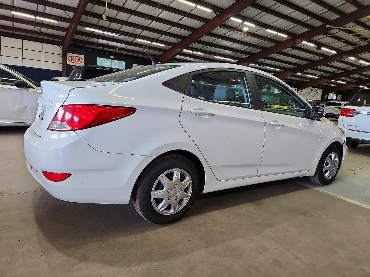 2017 HYUNDAI ACCENT SE — снимка 3