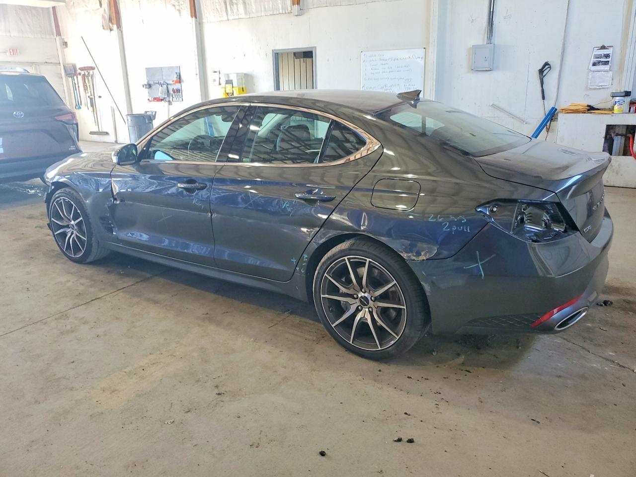 2026 GENESIS G70 2.5T STANDARD — снимка 2