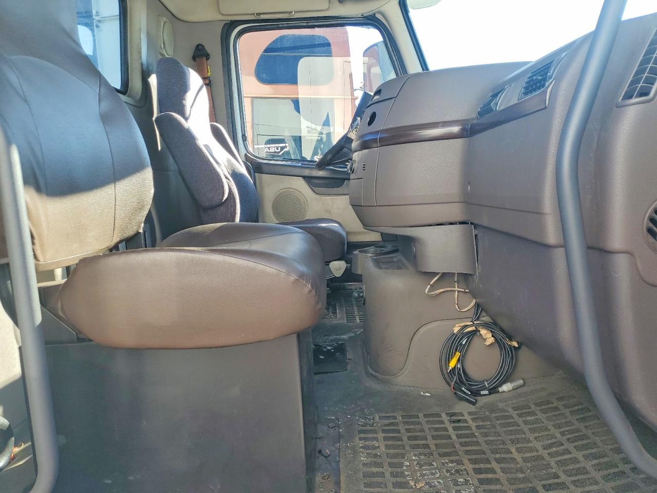 2017 VOLVO VNL — снимка 5