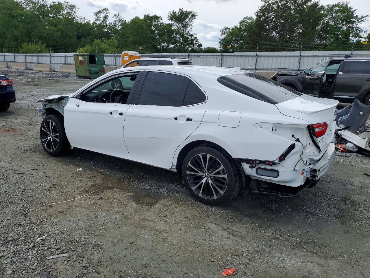 2019 TOYOTA CAMRY SE — снимка 2