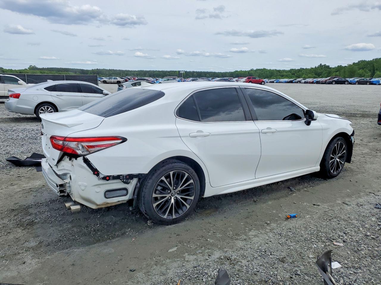 2019 TOYOTA CAMRY SE — снимка 3