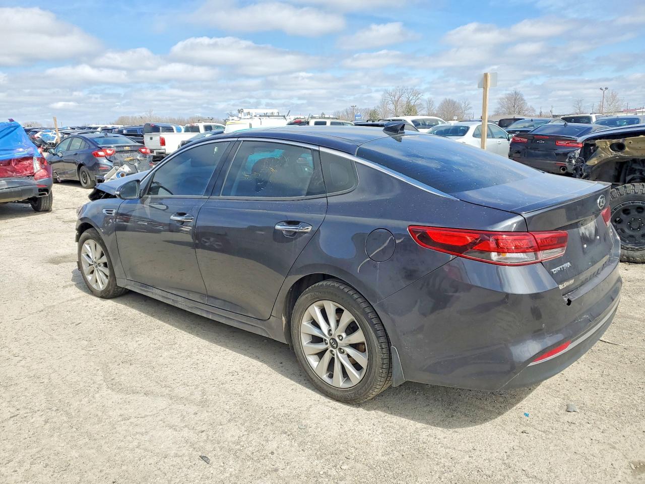 2018 KIA OPTIMA S — снимка 2