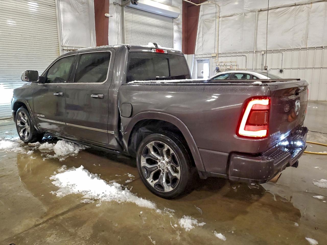 2019 RAM 1500 LIMITED — снимка 2