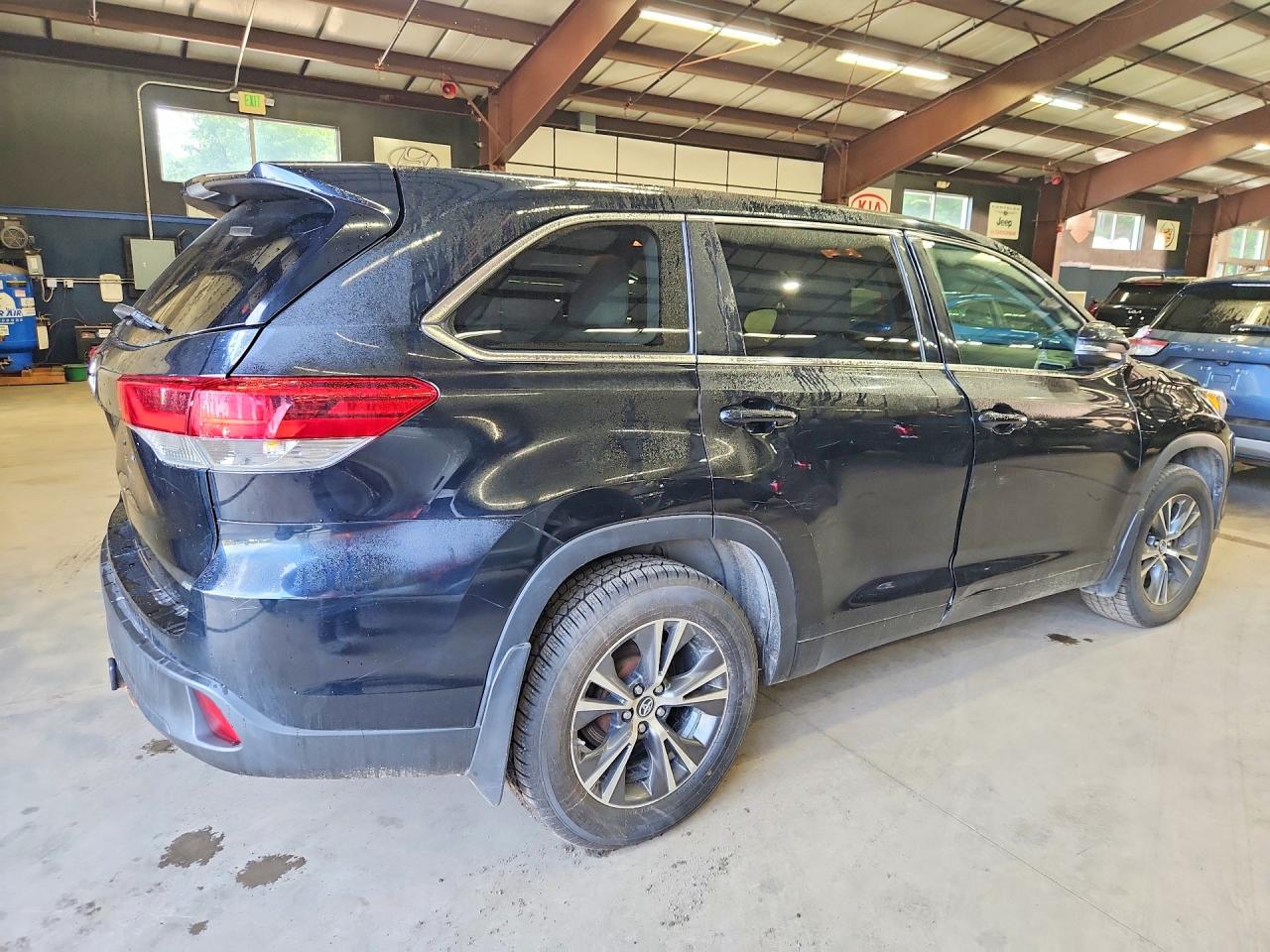 2018 TOYOTA HIGHLANDER LE — снимка 3