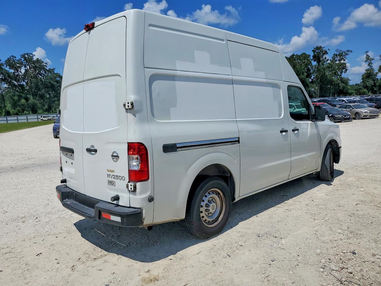 2015 NISSAN NV 2500 — снимка 3