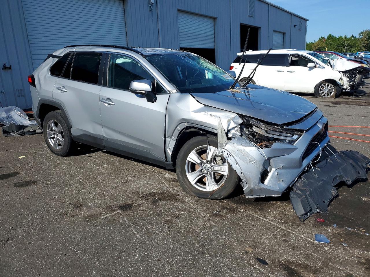 2023 TOYOTA RAV4 XLE — снимка 4