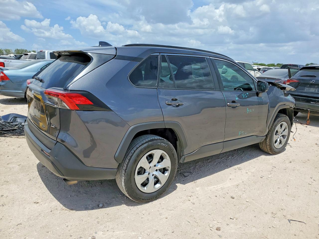 2020 TOYOTA RAV4 LE — снимка 3