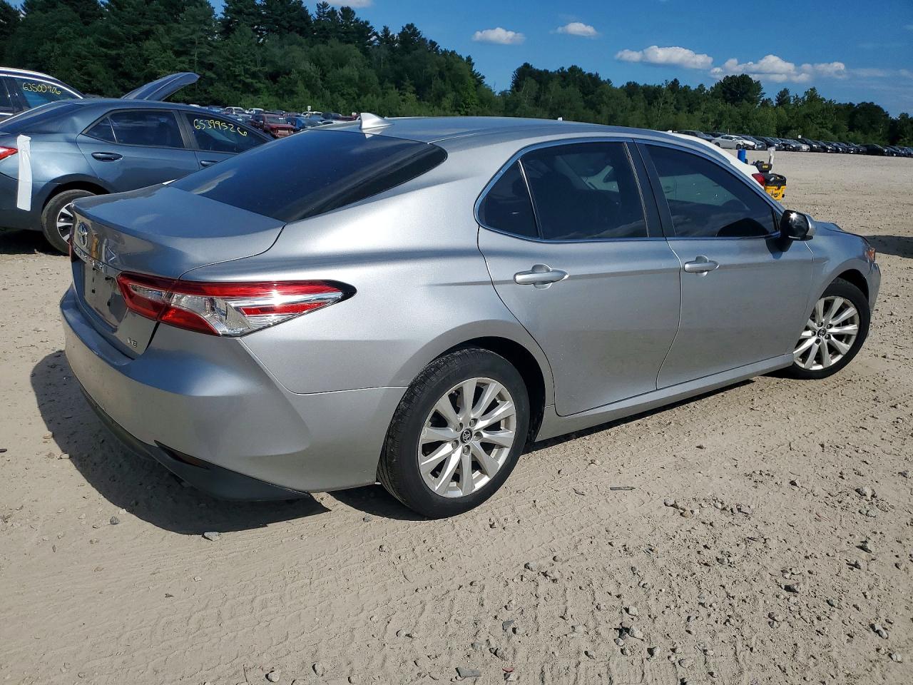 2019 TOYOTA CAMRY LE — снимка 3