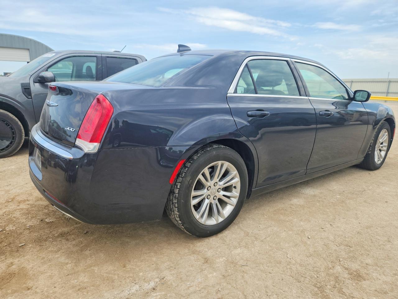 2017 CHRYSLER 300 LIMITED — снимка 3