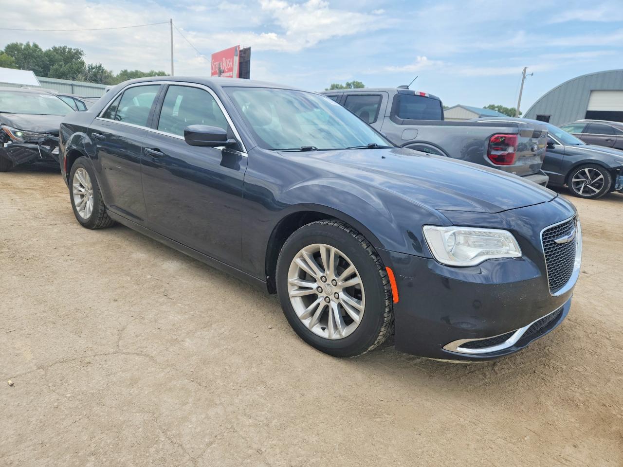 2017 CHRYSLER 300 LIMITED — снимка 4