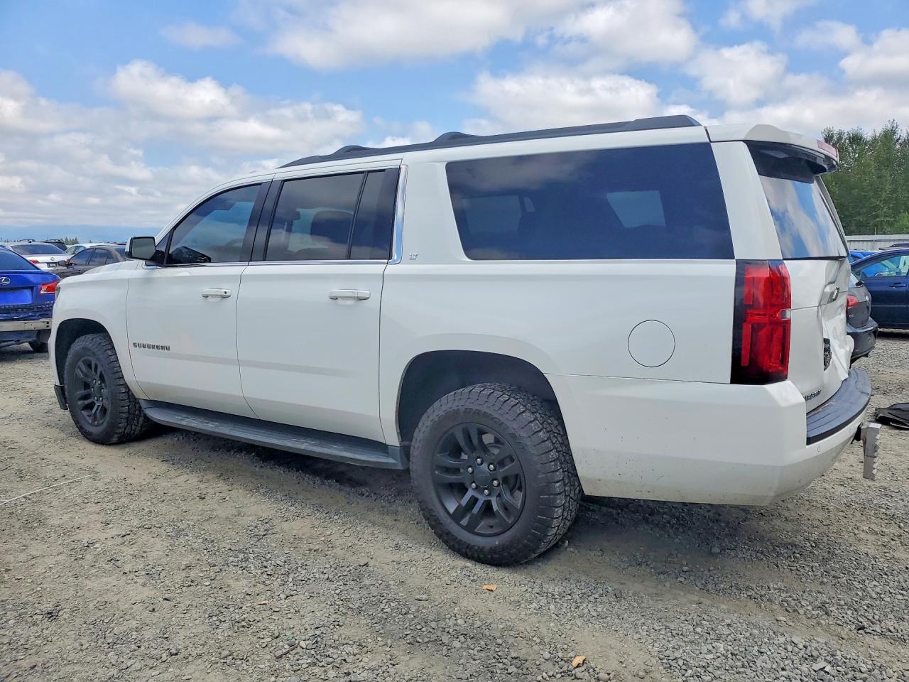 2016 CHEVROLET SUBURBAN K1500 LT — снимка 2