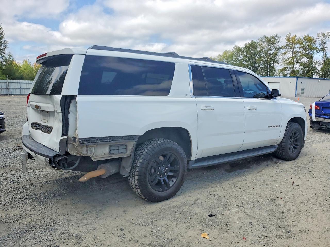 2016 CHEVROLET SUBURBAN K1500 LT — снимка 3