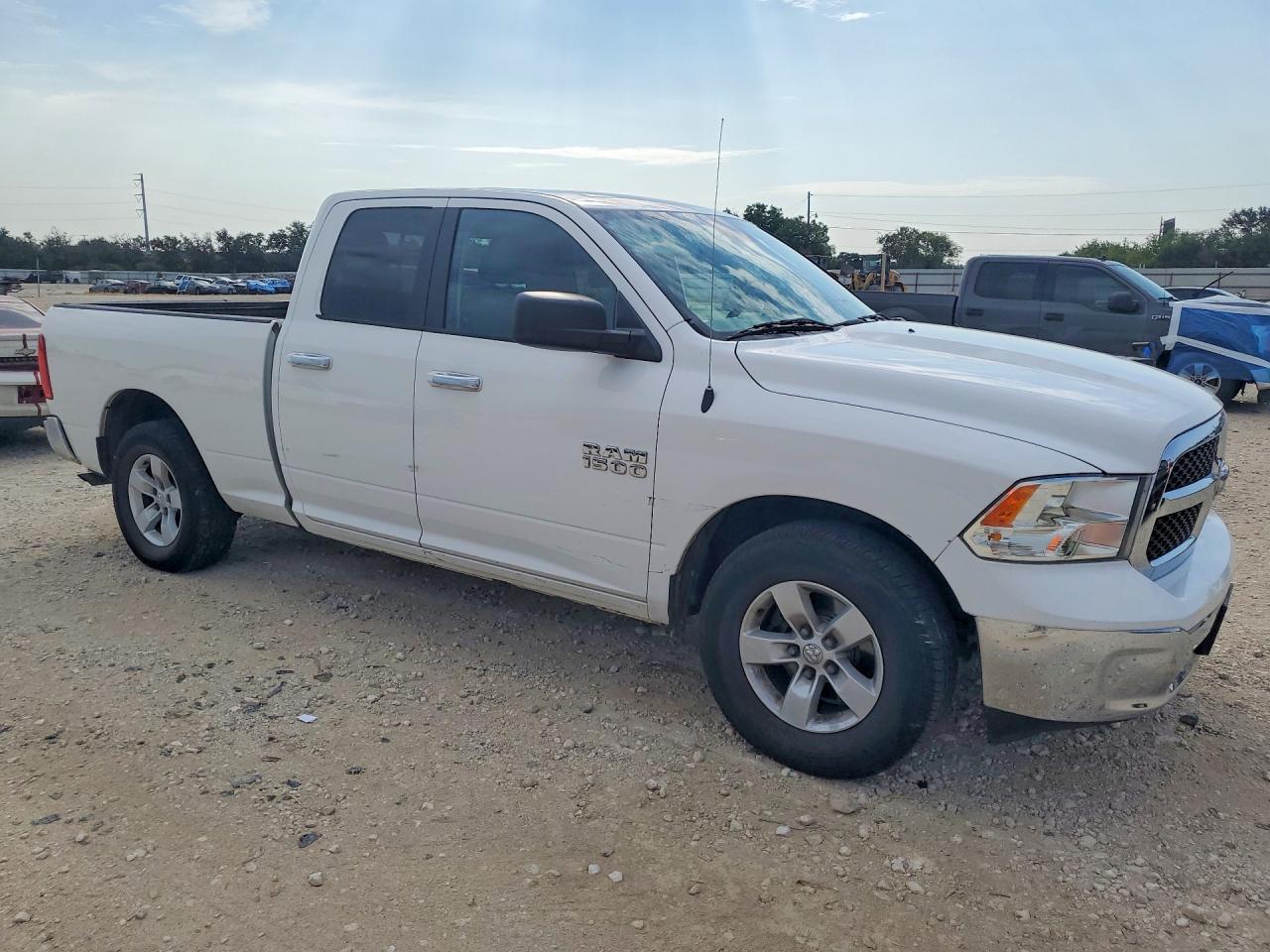 2017 RAM 1500 SLT — снимка 4