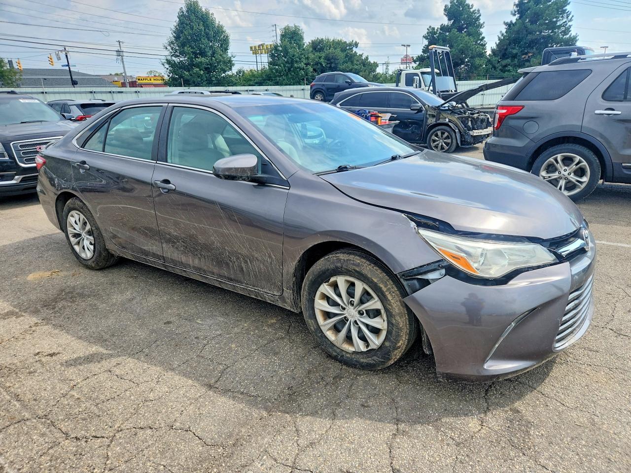 2017 TOYOTA CAMRY LE — снимка 4